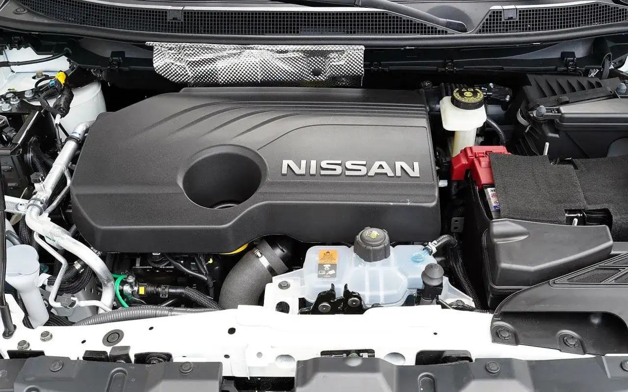 Silnik Nissan Qashqai 1.6 benzyna. Czysty i zadbany, gotowy do drogi.